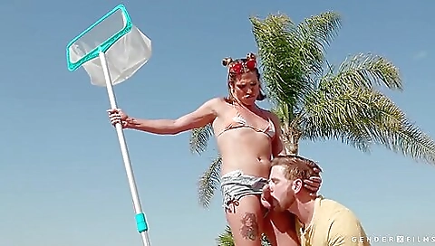 amateur teen gets fucked by a guy in her outdoor location