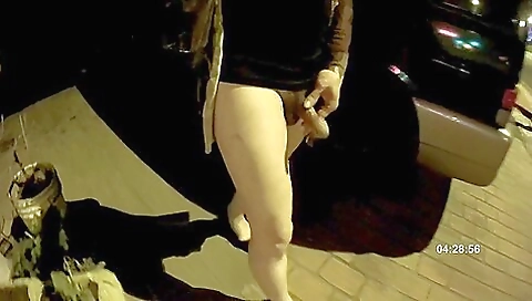 Amateur brunette masturbated and cumped in the night walk